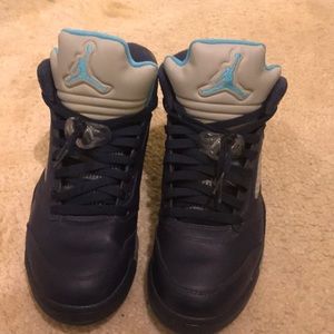 Jordan 5 "hornets" colorway